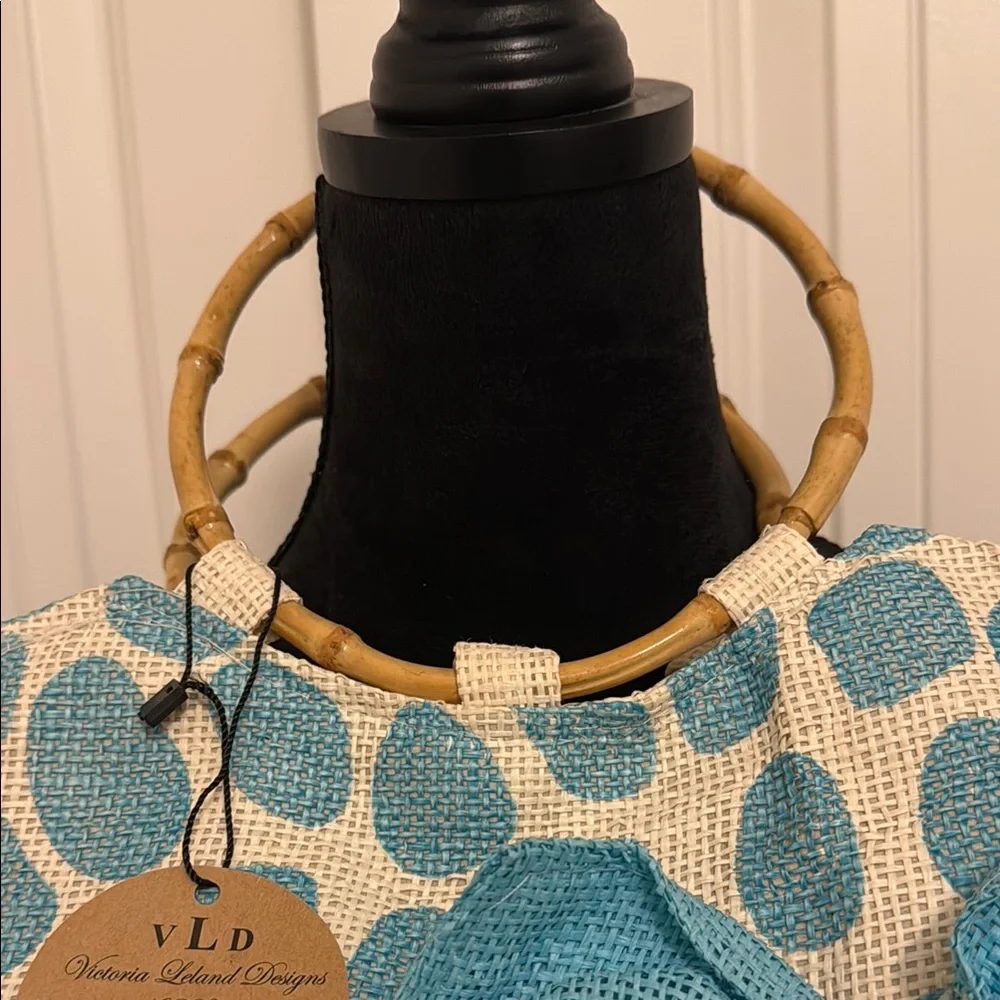 Victoria Leland Designs
cream and Blue Mosaic Tote Bag with Structured Design - Picture 4 of 7